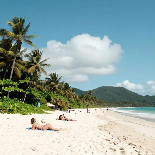 Descubra as Melhores Praias Perto do Pontal