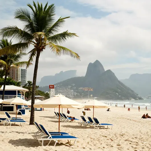 Descubra o 10 e Meio Beach Club